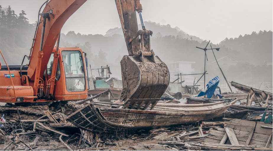 8_5 禁捕退捕（漁船拆解）（組照）傅鋒 1390840385.png