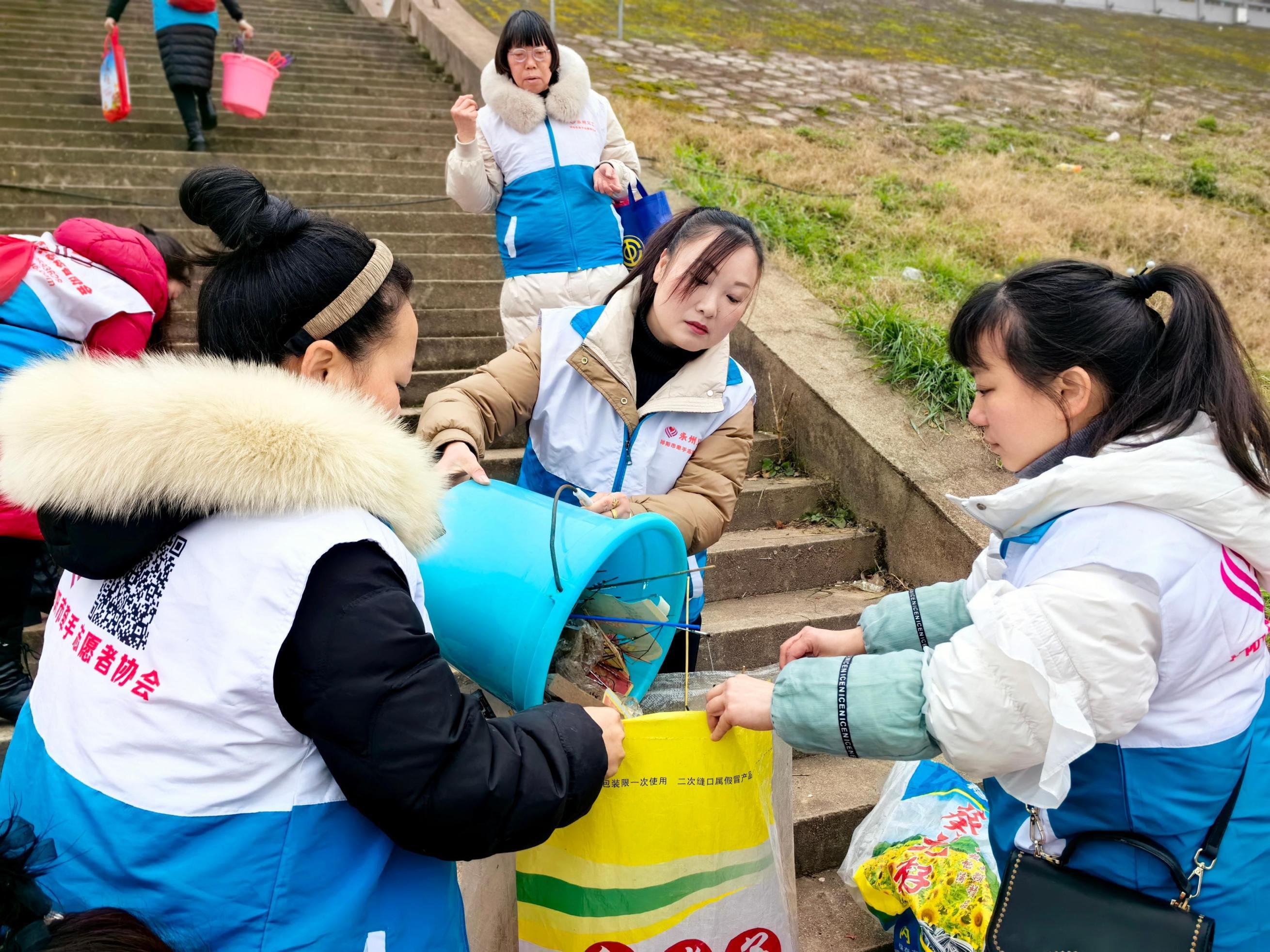 1709610248117027608.jpg 3.5學(xué)雷鋒祁陽(yáng)2.jpg