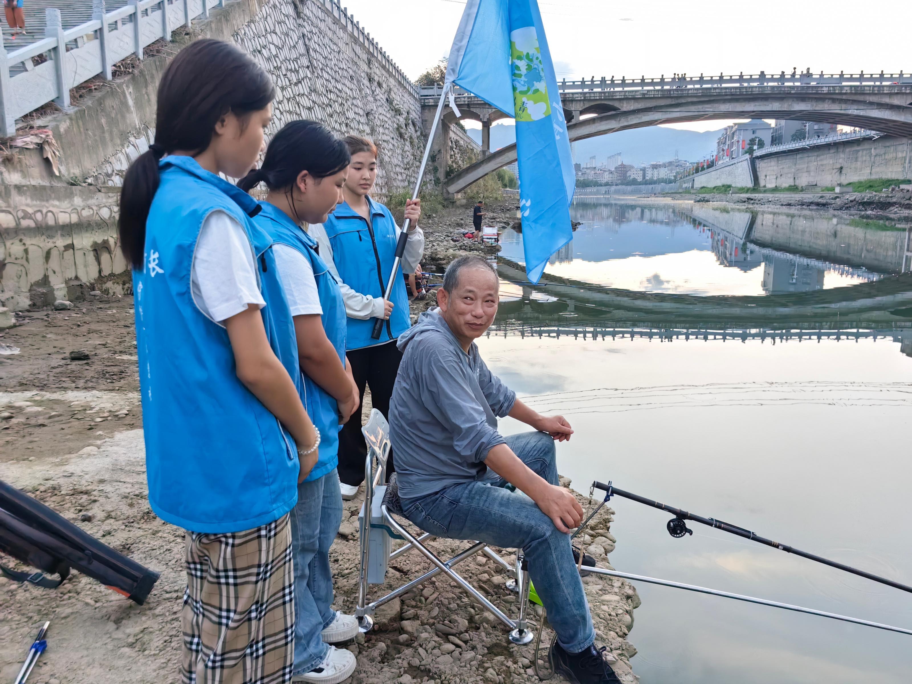 1724926670598050490.jpg 8.28溆浦清楚護河2.jpg